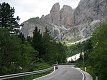 První kilometr stoupání na passo di Sella, chvíli trvá než se zase dostanu do tempa