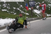 Hochalpenstrasse Grossglockner 7. 7. 2007 - S italským cyklistou ve 12.otočce 2334m.n.m.